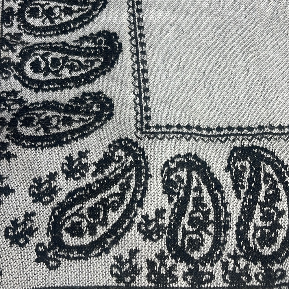 29 Palms Shawl Fringed Paisley Grey/Black One Size - Picture 6 of 7